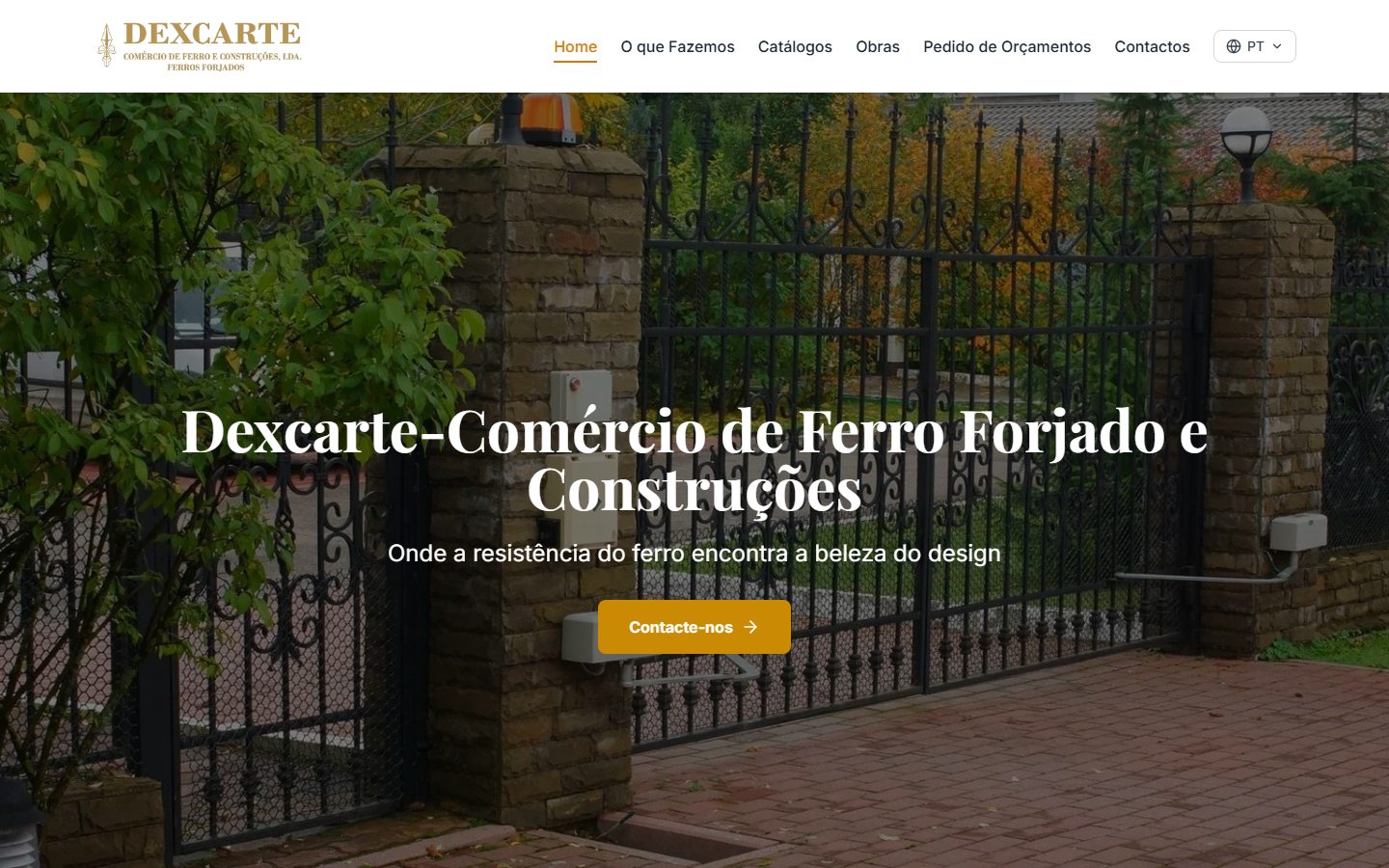 Dexcarte's home page, with a wrought-iron gate in the background.